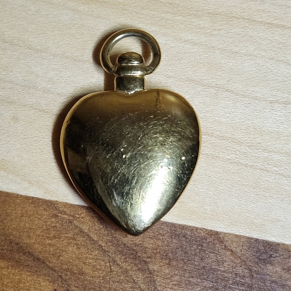 Gold Heart Locket with Pearl Detail - Picture 6 of 7